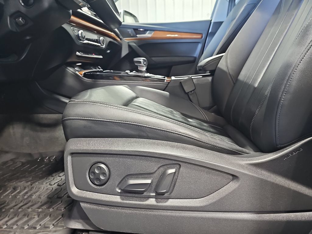 Used 2023 Audi Q5 2.0T Premium Plus w/ Premium Plus Package AWD/4WD image 30