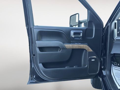 Used 2016 Chevrolet Silverado 2500 LTZ w/ Duramax Plus Package image 14