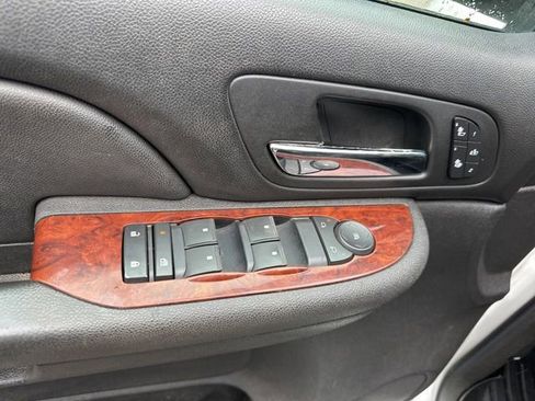Used 2009 Chevrolet Silverado 2500 LTZ w/ Safety Package AWD/4WD image 16