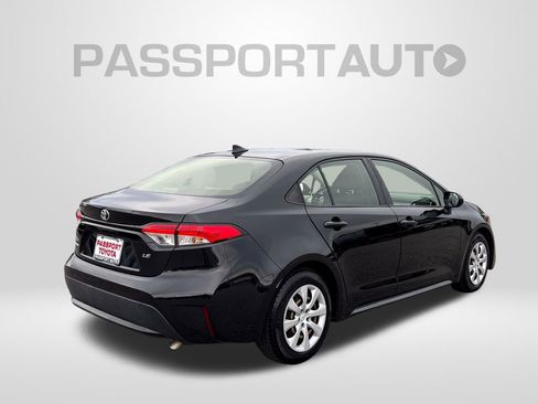 Used 2022 Toyota Corolla LE image 7