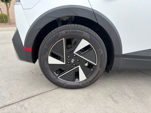 Used 2025 Hyundai Ioniq 5 SEL image 7