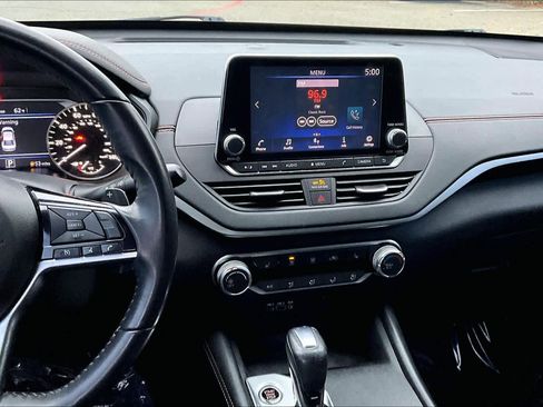 Used 2020 Nissan Altima 2.5 SR w/ Premium Package image 6