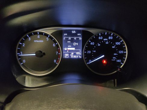 Used 2020 Nissan Kicks S image 23