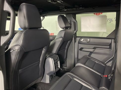 New 2026 Ford Bronco Outer Banks w/ Sasquatch Package AWD/4WD image 15