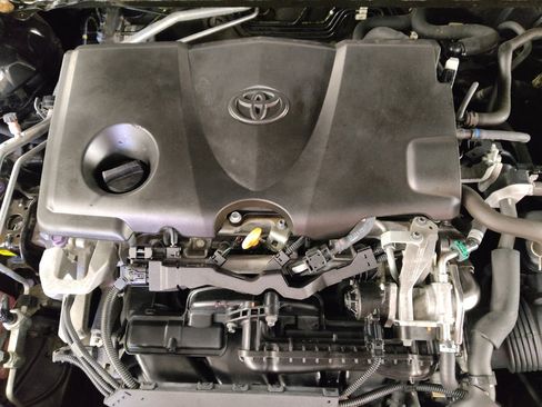 Used 2018 Toyota Camry XSE image 30