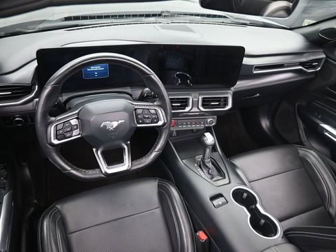 Used 2025 Ford Mustang Premium image 23