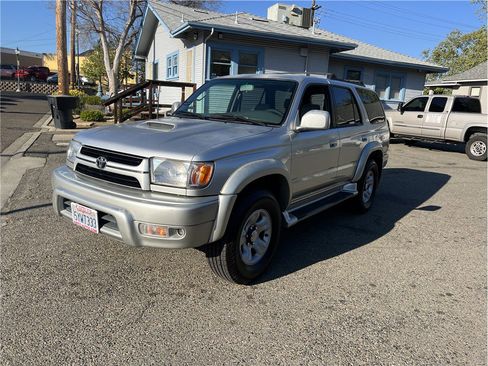 Used 2001 Toyota 4Runner SR5 RWD image 3