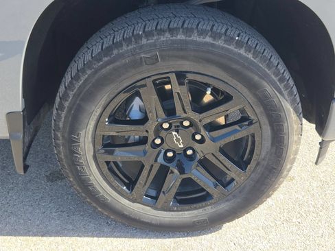 Used 2025 Chevrolet Silverado 1500 Custom AWD/4WD image 32