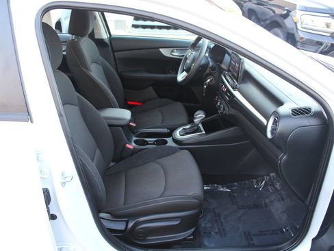 Used 2023 Kia Forte LXS FWD image 20