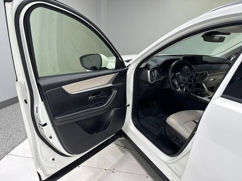 Used 2024 MAZDA CX-90 3.3 Turbo w/ Preferred Package AWD/4WD image 11