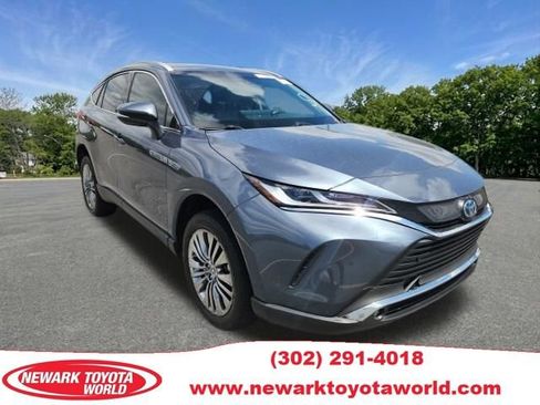 Used 2024 Toyota Venza XLE AWD/4WD image 1