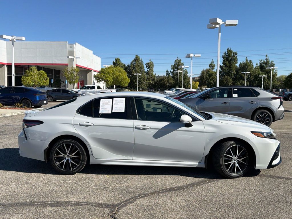 Certified 2024 Toyota Camry SE FWD image 3