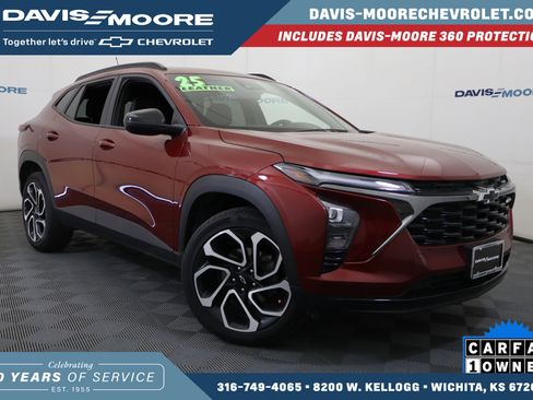 Used 2025 Chevrolet Trax RS w/ Driver Confidence Package image 1