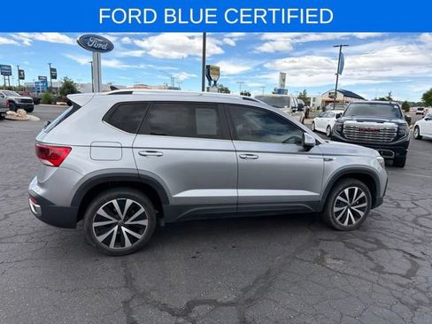 Used 2022 Volkswagen Taos SE FWD image 5