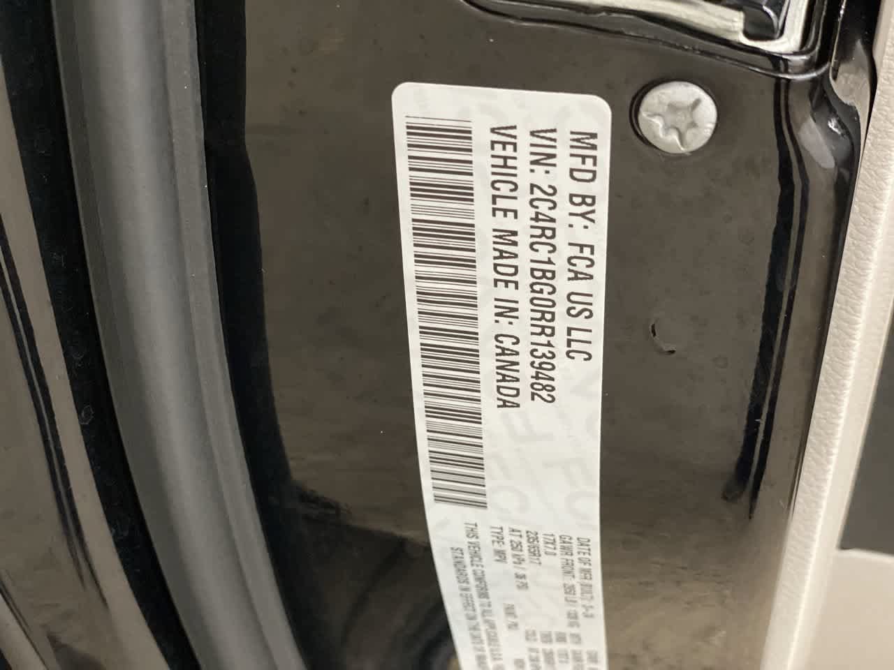 Used 2024 Chrysler Pacifica Touring-L FWD image 31