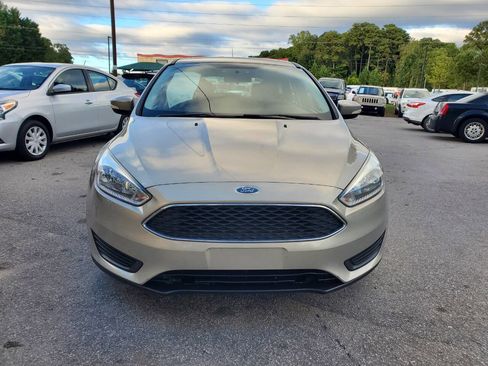 Used 2016 Ford Focus SE image 2