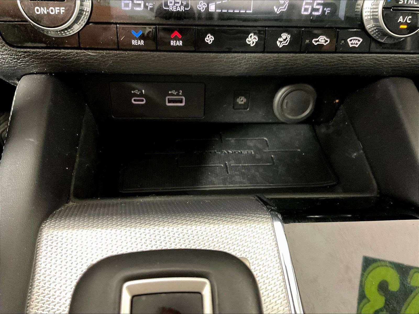 Used 2023 Mitsubishi Outlander SEL AWD/4WD image 16