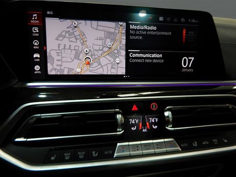 Used 2021 BMW X5 xDrive40i w/ M Sport Package image 22