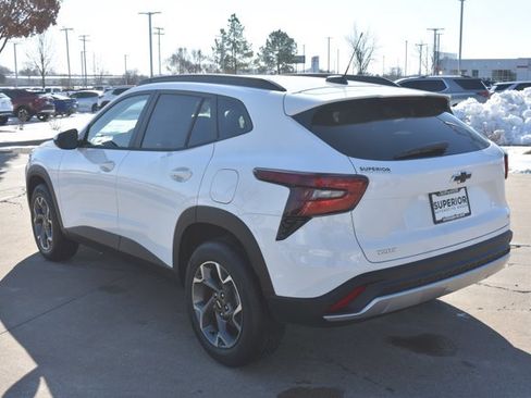 New 2026 Chevrolet Trax LT w/ Driver Confidence Package image 9