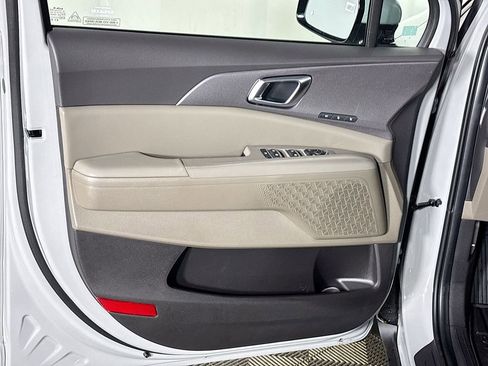 New 2026 Kia Carnival SX image 10