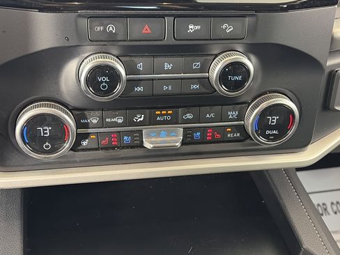 Used 2024 Ford Expedition XLT AWD/4WD image 24