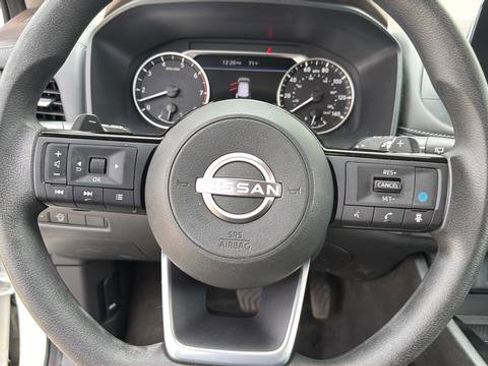 Used 2023 Nissan Rogue SV image 9