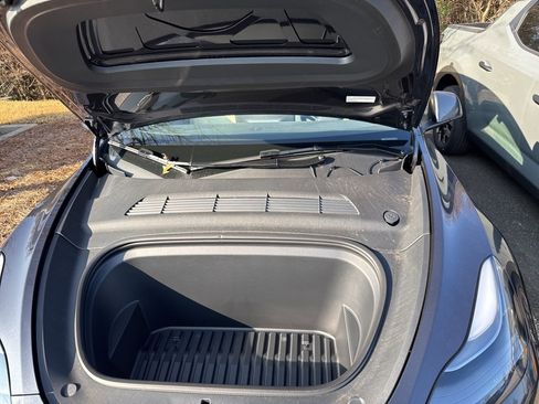 Used 2024 Tesla Model Y Long Range image 13