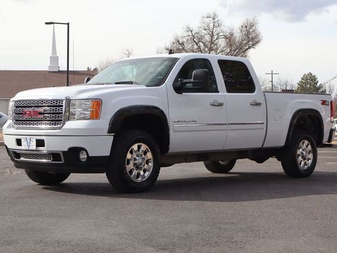 Used 2014 GMC Sierra 2500 Denali image 12