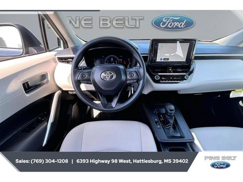 Used 2026 Toyota Corolla Cross L FWD image 6