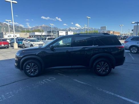 Used 2024 Nissan Pathfinder SV AWD/4WD image 7