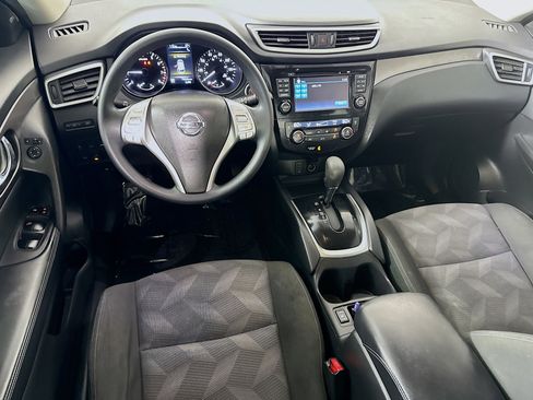 Used 2016 Nissan Rogue SV w/ SV Premium Package image 17