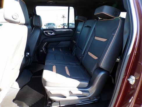 Used 2023 GMC Yukon XL AT4 w/ AT4 Premium Plus Package image 11