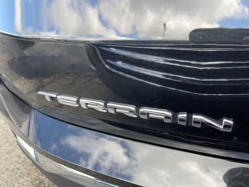 Used 2024 GMC Terrain SLT w/ Infotainment Package II AWD/4WD image 7