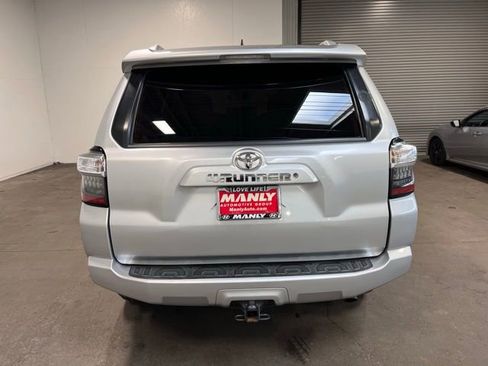 Used 2018 Toyota 4Runner SR5 Premium image 4