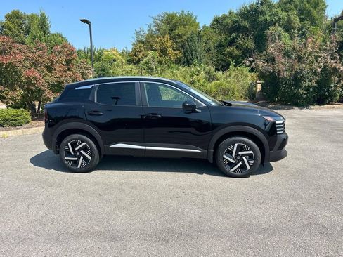 New 2026 Nissan Kicks SV w/ SV Premium Package FWD image 8