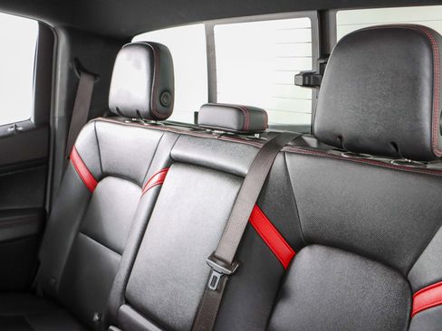 Used 2024 Chevrolet Colorado Z71 w/ Z71 Convenience Package 2 image 24