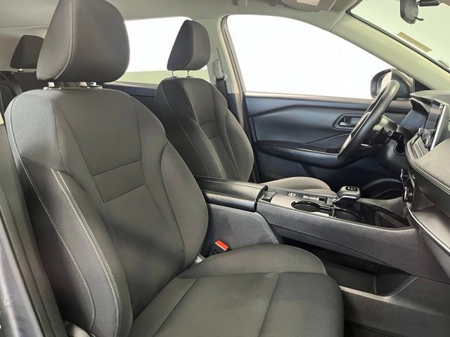 Used 2024 Nissan Rogue S FWD image 10