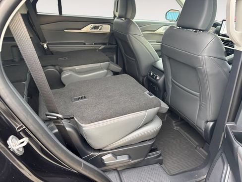 New 2026 Ford Explorer Active w/ Active Comfort Package AWD/4WD image 13