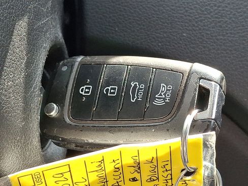 Used 2022 Hyundai Accent SE FWD image 23