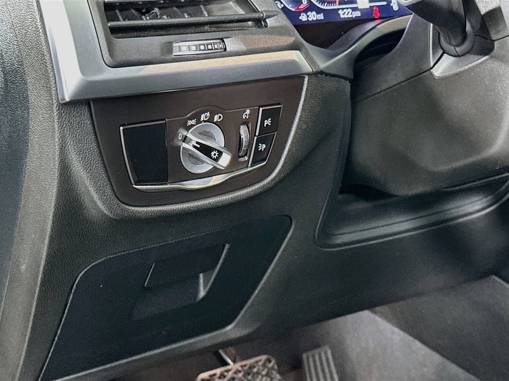 Used 2024 BMW X3 sDrive30i w/ Premium Package RWD image 10