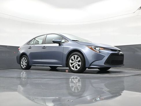 Used 2022 Toyota Corolla LE w/ Carpet Mat Package (TMS) FWD image 19