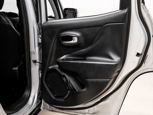 Used 2017 Jeep Renegade Altitude image 48