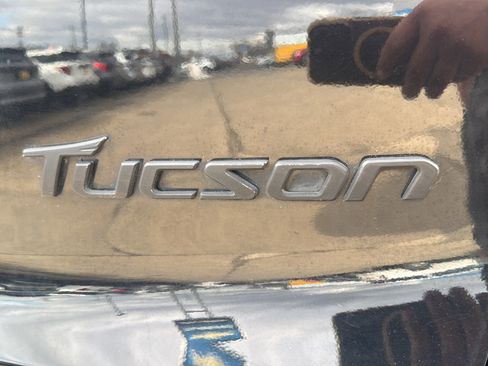 Used 2013 Hyundai Tucson GL image 38