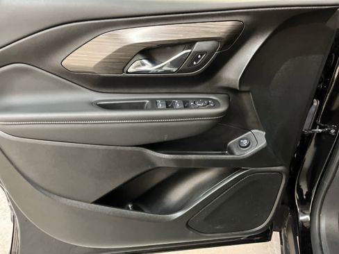 Certified 2024 GMC Terrain SLE w/ Driver Convenience Package image 14