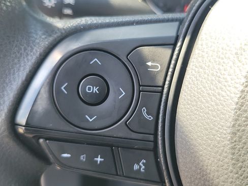 Used 2019 Toyota RAV4 LE FWD image 20