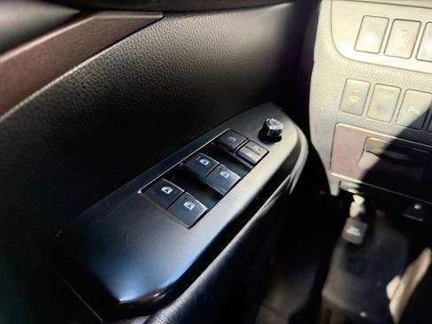 Used 2015 Toyota Highlander Limited image 24