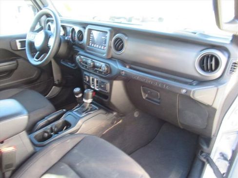 Used 2023 Jeep Wrangler Sport S image 10