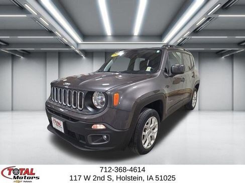 Used 2018 Jeep Renegade Latitude w/ Cold Weather Group AWD/4WD image 4