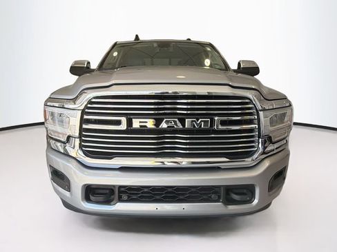 Used 2022 RAM 2500 Laramie AWD/4WD image 2