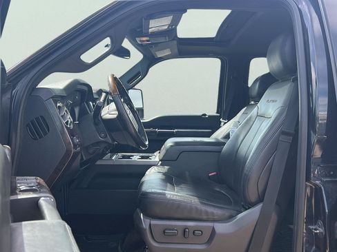 Used 2014 Ford F250 Platinum w/ FX4 Off-Road Package AWD/4WD image 4